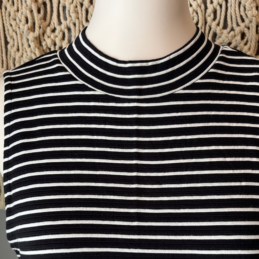 Striped Black and White Sleeveless Top - Picture 2 of 6